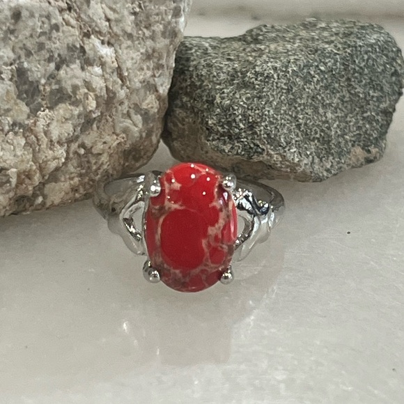 Red Howlite Oval Statement Ring - Picture 1 of 8